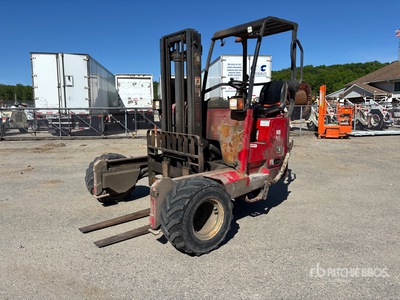 Moffett M8 5500 lb 3x3 Chariot élévateur sur camion