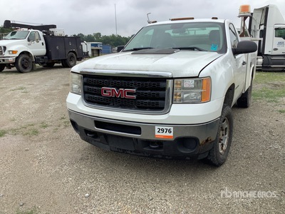 2011 GMC Sierra 2500HD 4x4 Utility Truck (Inoperable)