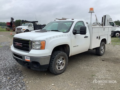 2011 GMC Sierra 2500HD 4x4 Utility Truck