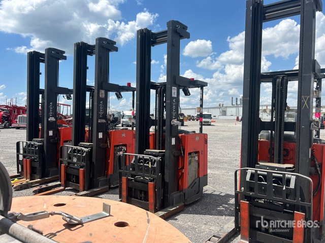 2017 Toyota 9BDRU15    3000 lb Reach Truck