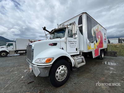 2006 Peterbilt 335 Van Truck