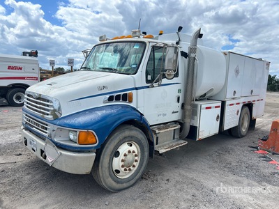 2007 Sterling Acterra 1000 gal 4x2 燃料および潤滑油トラック