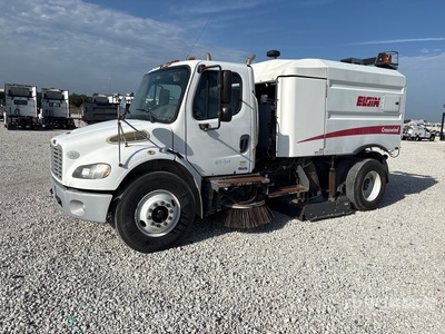 Elgin Crosswinds on 2009 Freightliner M2 106 Kehrmaschine