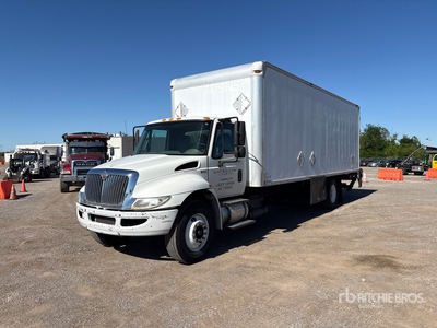 2014 International 4300 4x2 Autocarro furgonato