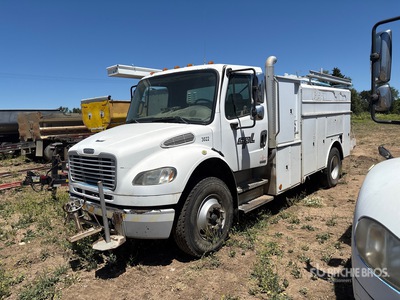 2008 Freightliner M2 106 4x2 ユーティリティトラック