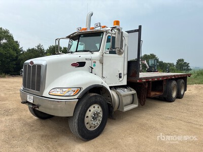 2013 Peterbilt 348 6x4 Camion à Plateau