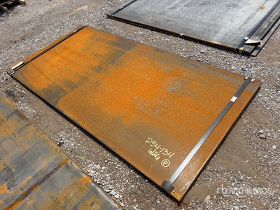 Quantity of (2) Kit Containers Steel 8 ft 4 in x 4 ft (.75 in Thick) Plaques d'acier (Unused)