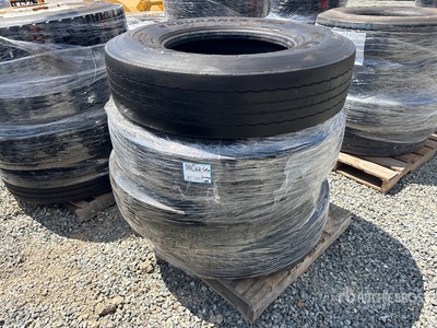 Quantity of (4) 11R22.5 を見 Tires