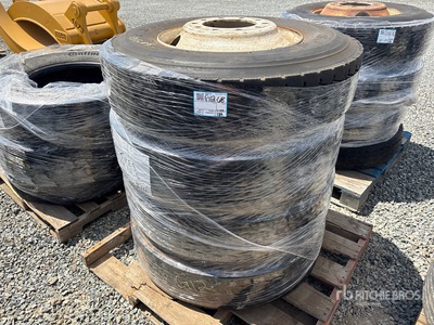 Quantity of (4) 11R22.5 を見 Tires