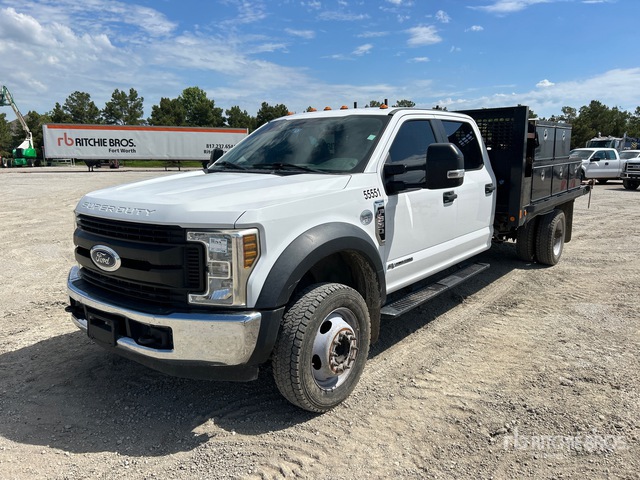 2019 Ford F-550 XL 4x2 Crew Cab Flatbed Truck