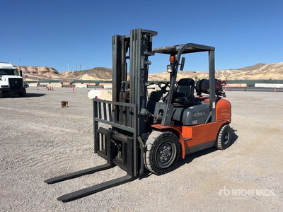 2016 Octane FY40 7166 lb Pneumatic Tire Forklift