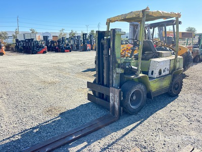 Clark C500YS80D 8000 lb Cushion Tire Pneumatic Tire Forklift (Inoperable)
