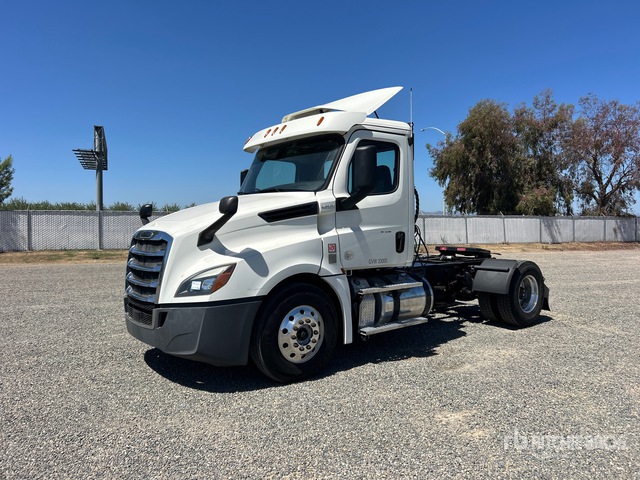 2018 Freightliner Cascadia 126 4x2 S/A Day Cab Truck Tractor