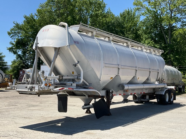1988 Fruhauf HVA-F2-J1600 T/A Pneumatic Bulk Trailer