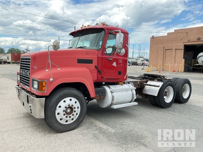 2007 Mack CHN613 6x4 Cabeza Tractora Cabina Corta