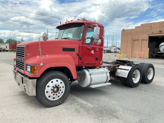 2007 Mack CHN613 6x4 T/A Day Cab Truck Tractor