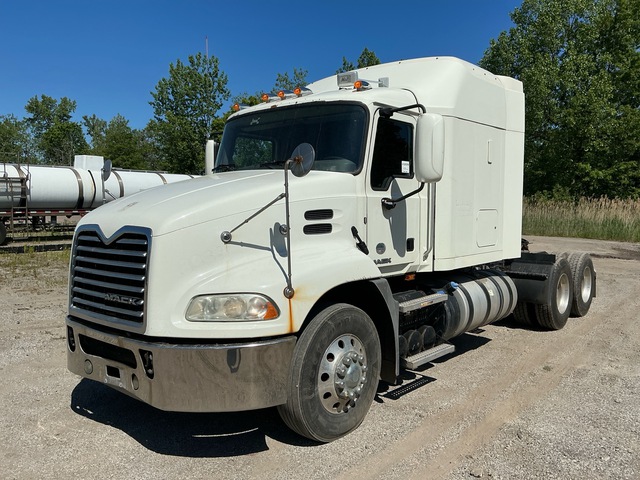 2016 Mack CXU613 6x4 T/A Sleeper Truck Tractor