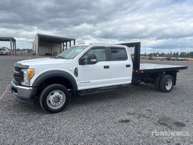 2017 Ford F-550 XL 4x4 Crew Cab Flatbed Truck