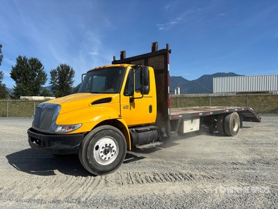 2007 International 4300 4x2 Flatbed Truck