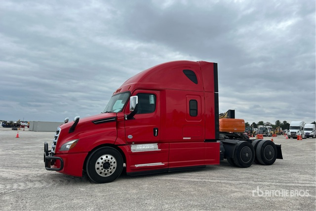 2020 Freightliner Cascadia 126 6x4 T/A Sleeper Truck Tractor