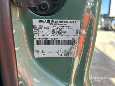 2007 Ford F-350 XL 4x2 Extended Cab Flatbed Dump Truck
