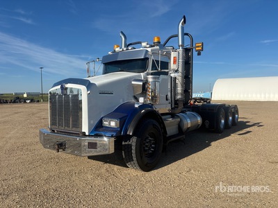 2013 Kenworth T800 8x6 Logging Tri/A Day Cab Truck Tractor