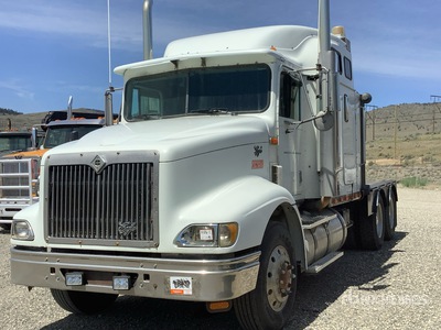 2000 International 9200 6x4 T/A Sleeper Truck Tractor