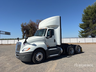 2021 International LT625 6x4 Cabeza Tractora Cabina Corta