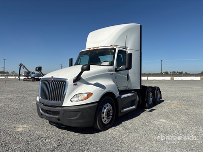 2021 International LT625 6x4 Cabeza Tractora Cabina Corta