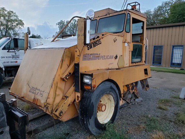Elgin Pelican Sweeper Truck (Inoperable)