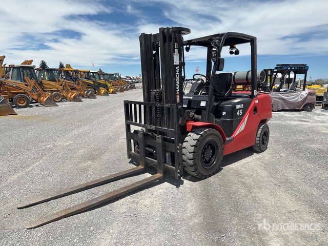 2022 Hangcha CPYD45 9039 lb Pneumatic Tire Forklift