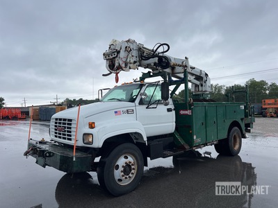 Altec D945B on 2002 GMC C6500 4x2 Digger Derrick Truck