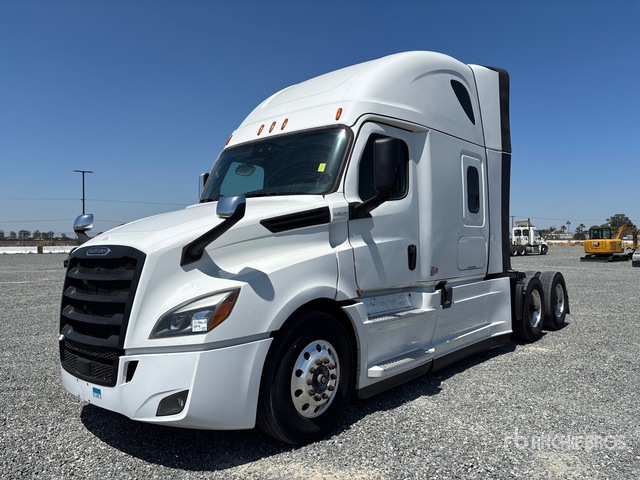 2023 Freightliner Cascadia 126 6x4 T/A Sleeper Truck Tractor