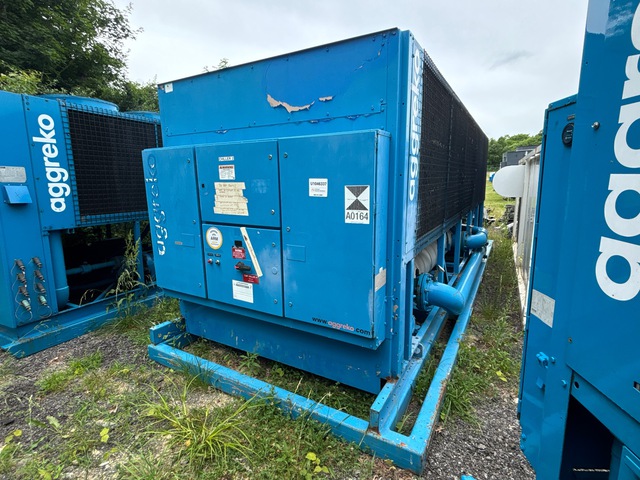 2004 York YCAS0230EC46XCABX1 Electric Water Chiller (Inoperable) 2004 York YCAS0230EC46XCABX1 Electric Water Chiller (Inoperable)
