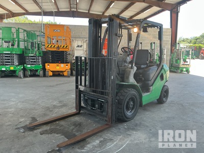 2012 Komatsu FG25T-16 4650 lb Pneumatic Tire Forklift