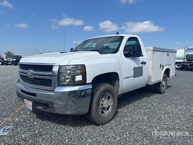 2008 Chevrolet Silverado 2500HD 4x2 Utility Truck