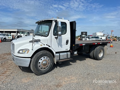 2005 Freightliner 4x2 Camion à Plateau