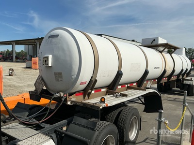 2010 Brenner 5400 Gallon FRP タンクトレーラー