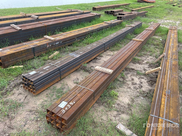 Quantity of (12) 3 in x 3 in x 22 ft Square Tube
