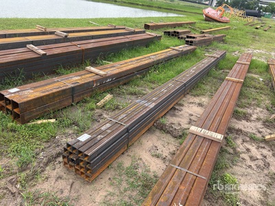 Quantity of (19) 2 in x 2 in x 20 ft Square Tube その他 - 店舗 & 倉庫