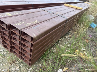 Quantity of (24) 4 in x 20 ft Metal C-Purlin その他 - 店舗 & 倉庫 (Unused)