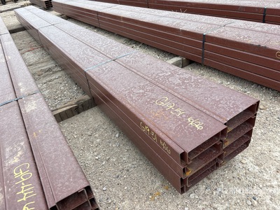Quantity of (16) 8 in x 20 ft Metal C-Purlin Varios metales (Unused)