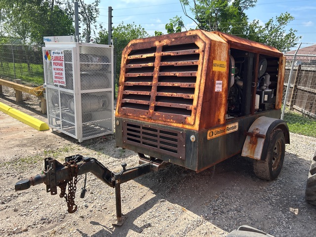 2017 Rotair D425 T4F 425 cfm Mobile Air Compressor (Inoperable)