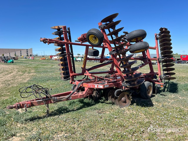 1999 Sunflower 1233-24 24 ft Tandem Disc