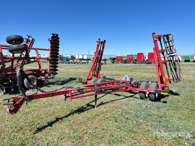 2015 Unverferth Rolling Harrow 165 26 ft Soil Conditioner