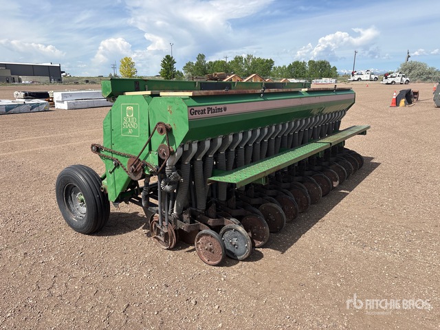 Great Plains Solid Stand 30 172 in 3-Point Seed Drill