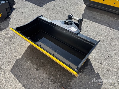 Dynamic Entities 44 in Q/C Hydraulic Tilting Godet d'excavatrice (Unused)