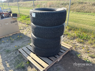 Quantity of (4) Hankook 275/55R20 Tires