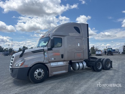 2020 Freightliner Cascadia 126 6x4 T/A Sleeper Truck Tractor