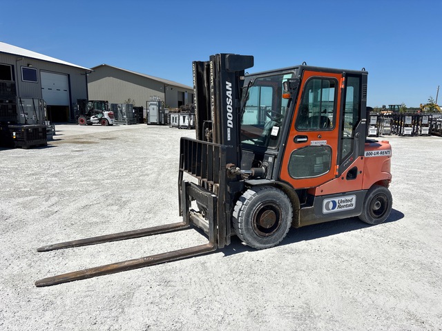 Doosan PRO5 Pneumatic Tire Forklift